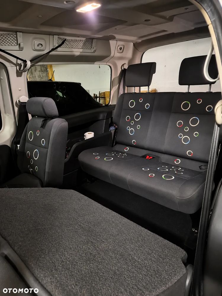 Volkswagen Caddy Maxi - 12