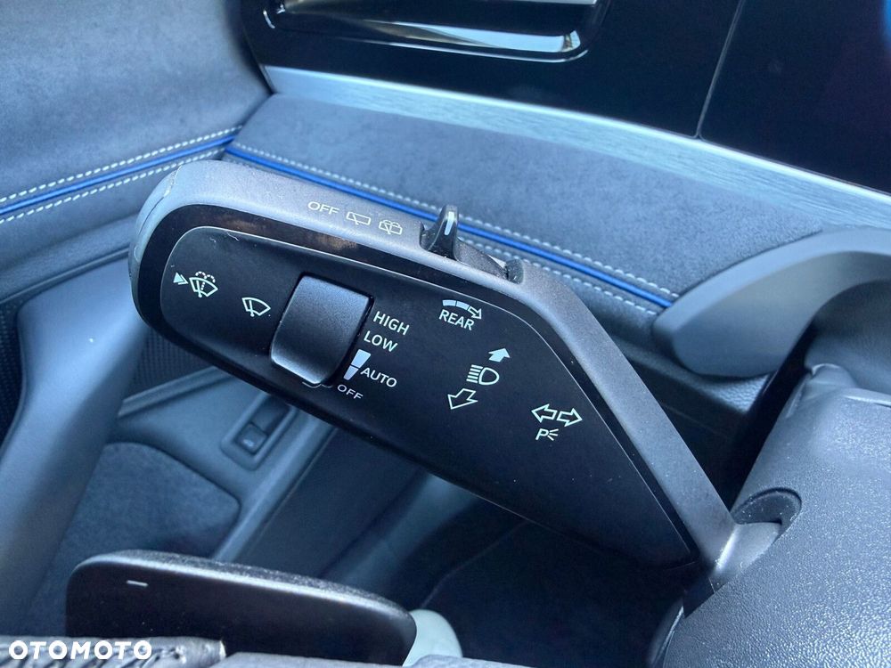 Volkswagen Passat Variant 2.0 TDI SCR 4Mot R-Line Plus DSG - 33