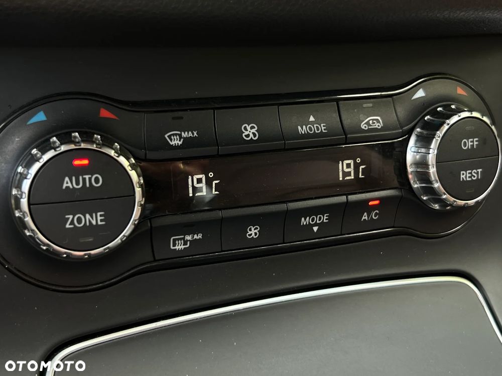 Mercedes-Benz Klasa B 250 4Matic 7G-DCT Edition - 34