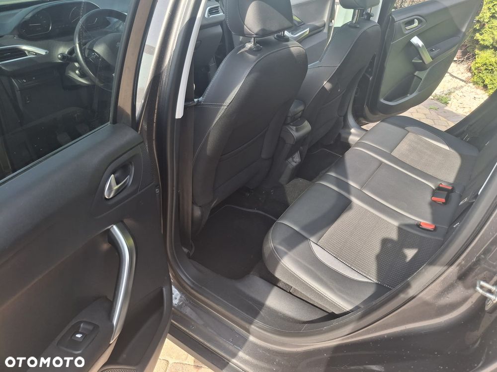 Peugeot 2008 PureTech 130 Allure Pack - 11