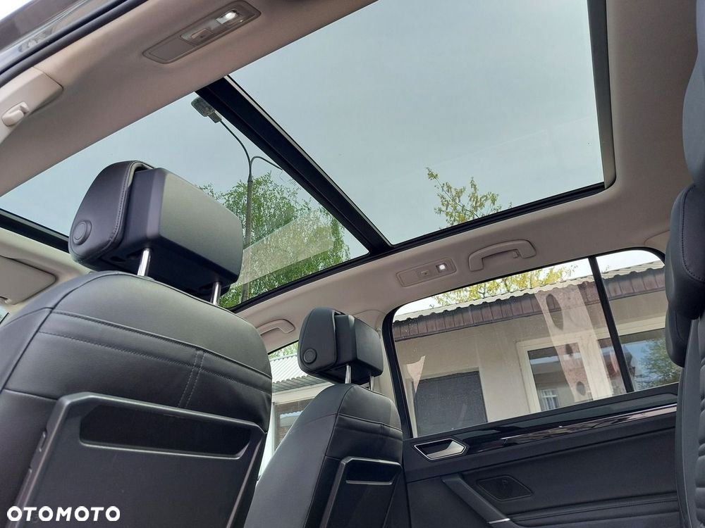Volkswagen Touran - 27