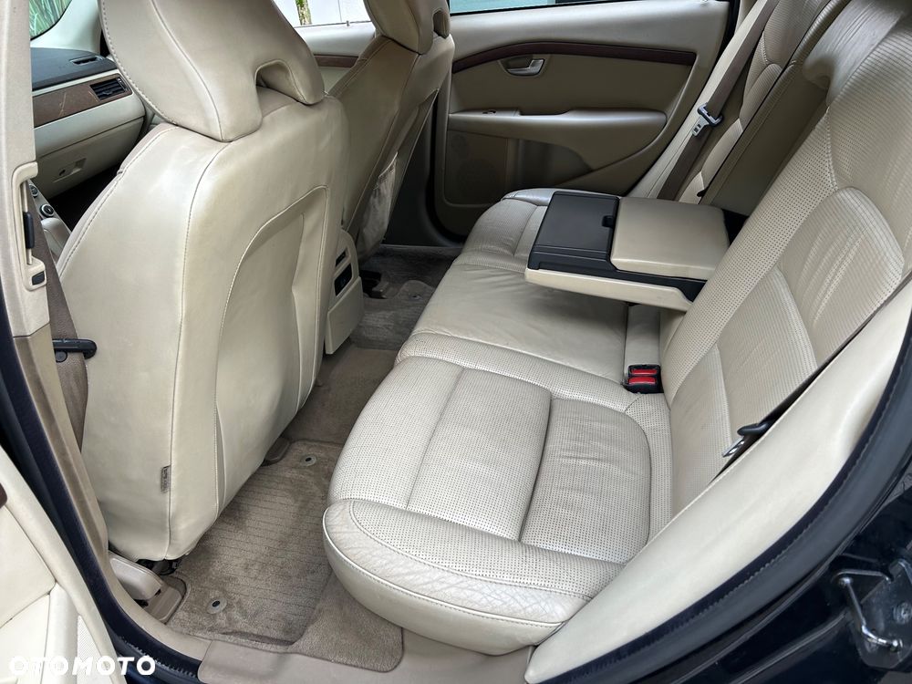 Volvo V70 D5 Summum - 22