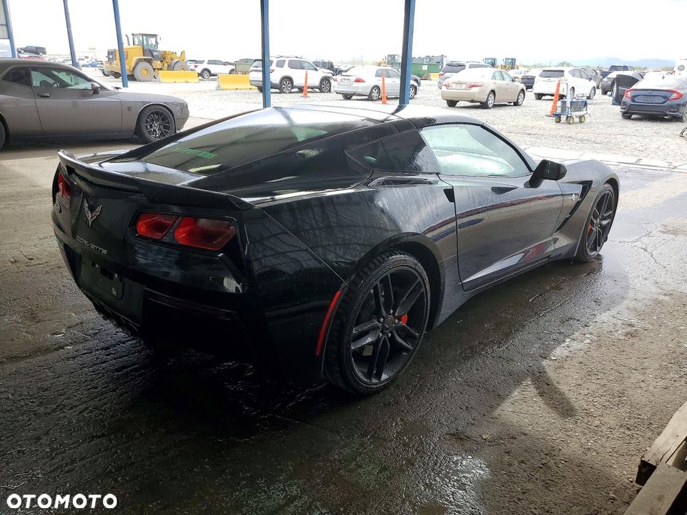 Chevrolet Corvette - 3