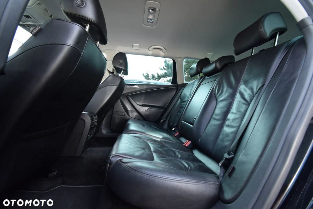 Volkswagen Passat 2.0 TDI 4Motion Individual - 29