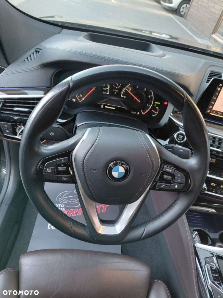 BMW 6GT - 13