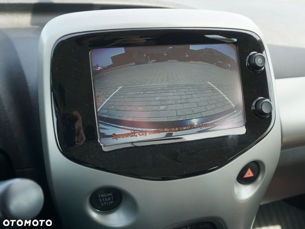 Toyota Aygo x-play touch - 24