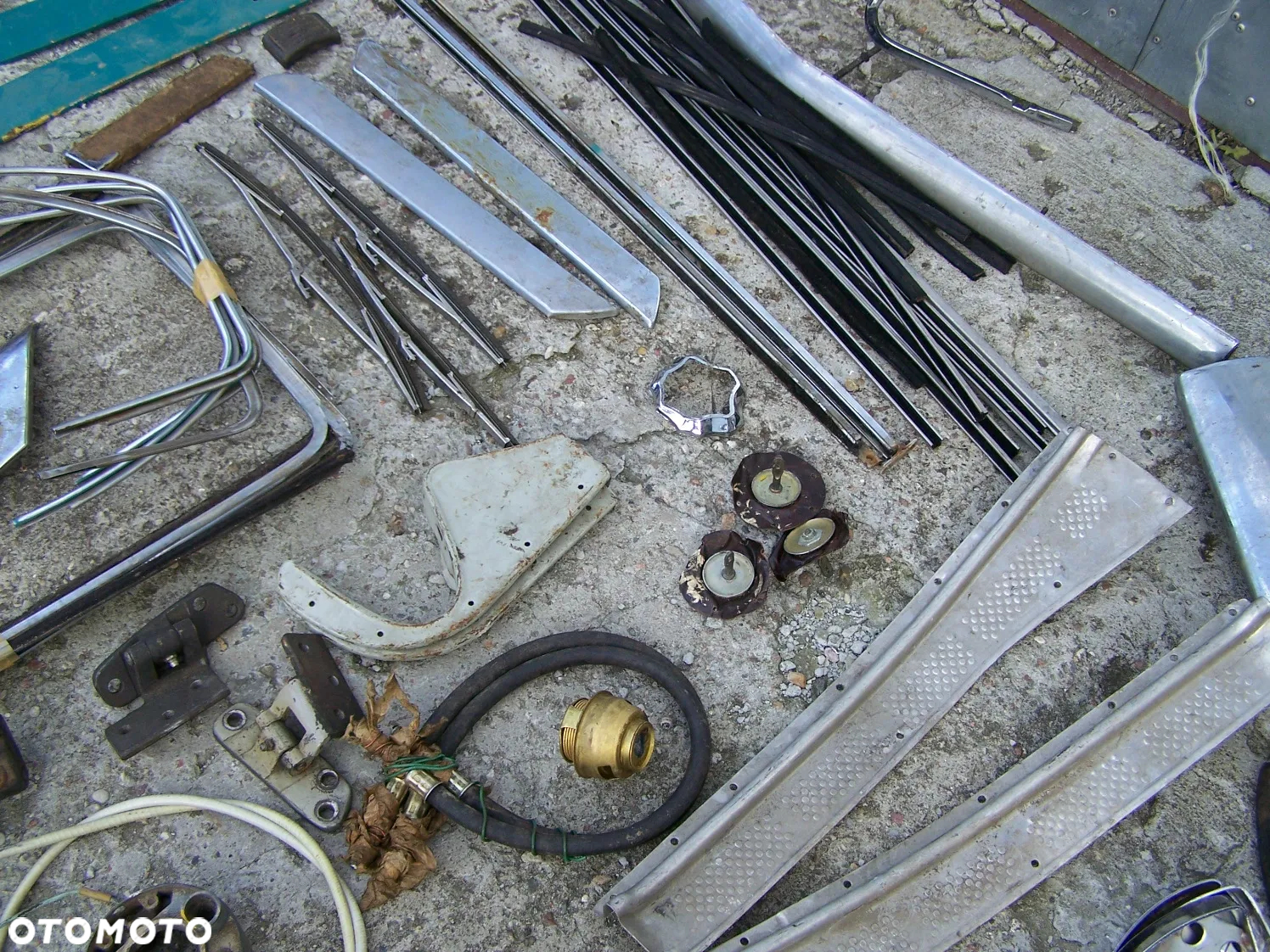 Wołga M21 / 24 części Drzwi Błotniki Nadkola Silnik Koła Chromy Lampy - 28