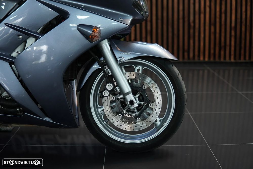 Yamaha FJR 1300 - 8