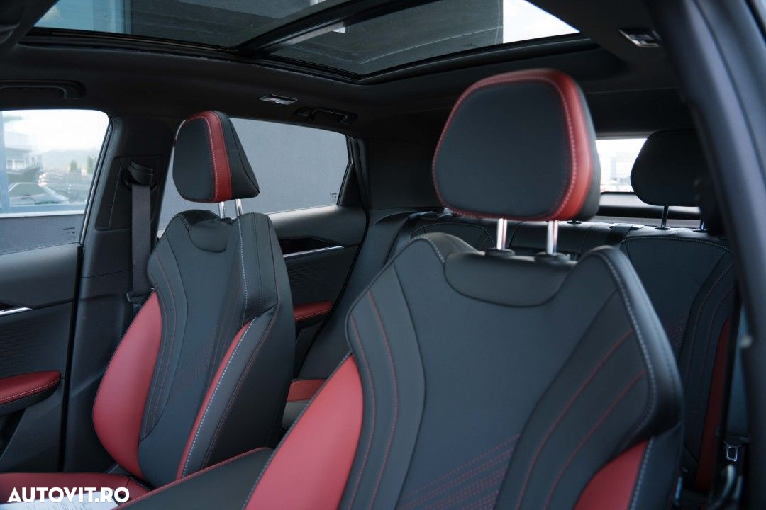 Geely Coolray - 16