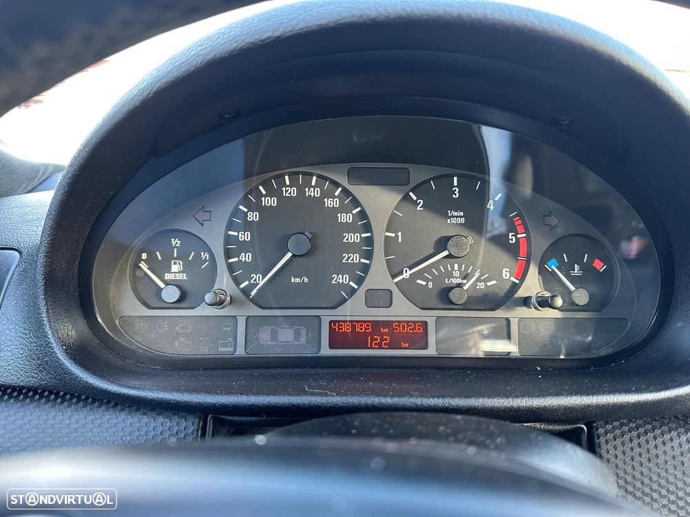 BMW 320 d Touring - 10