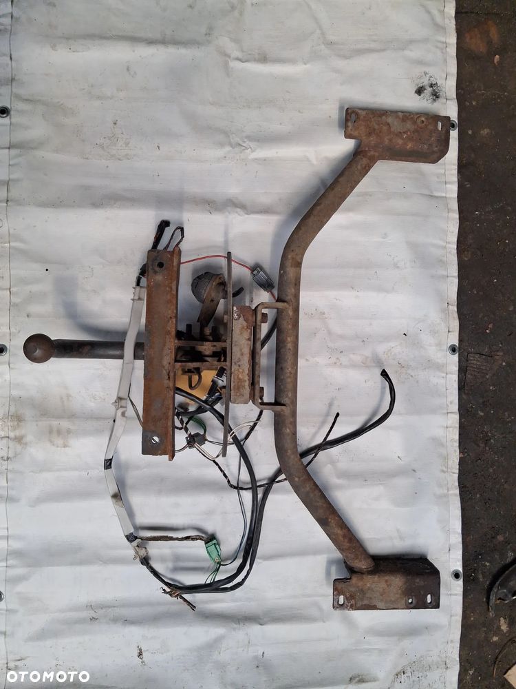 Volvo v50 2007 ZESTAW HAK HOLOWNICZY BELKA + KULA - 1