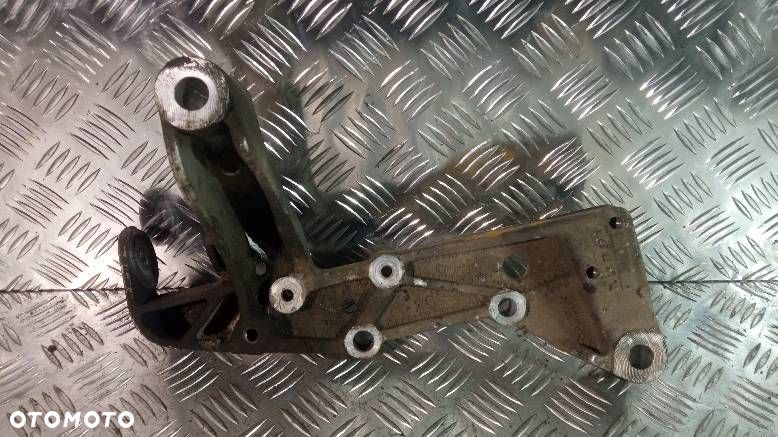 WSPORNIK WAHACZA VOLKSWAGEN GOLF 5 PLUS - 1