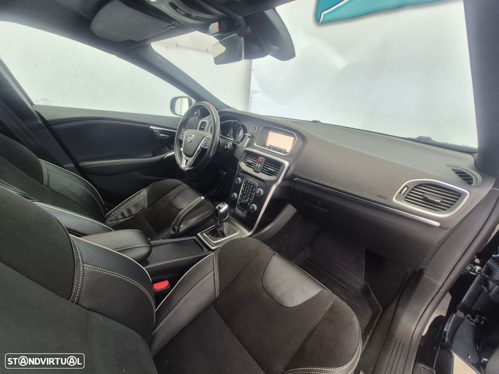 Volvo V40 2.0 D2 R-Design - 24