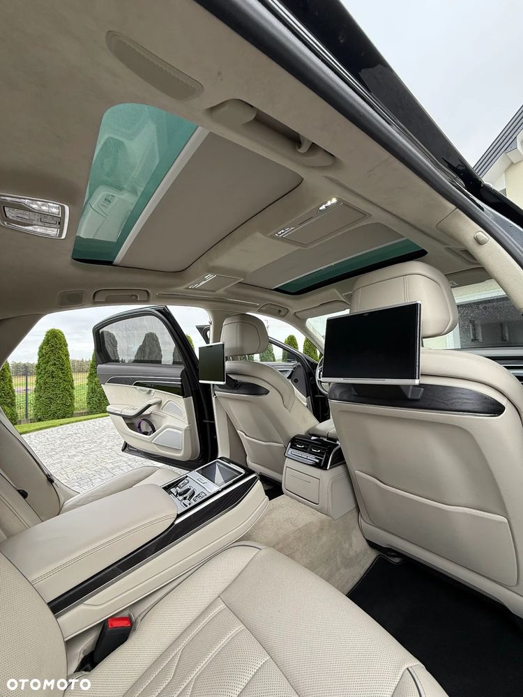 Audi A8 - 12
