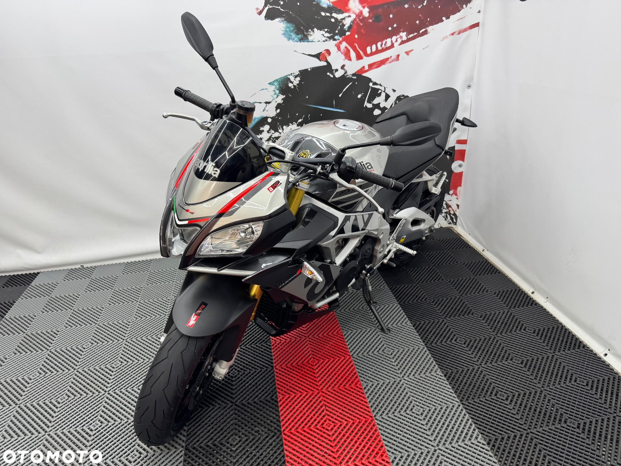 Aprilia Tuono - 10