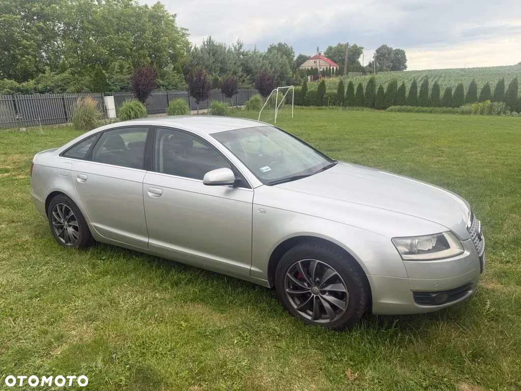 Audi A6 2.4 - 4