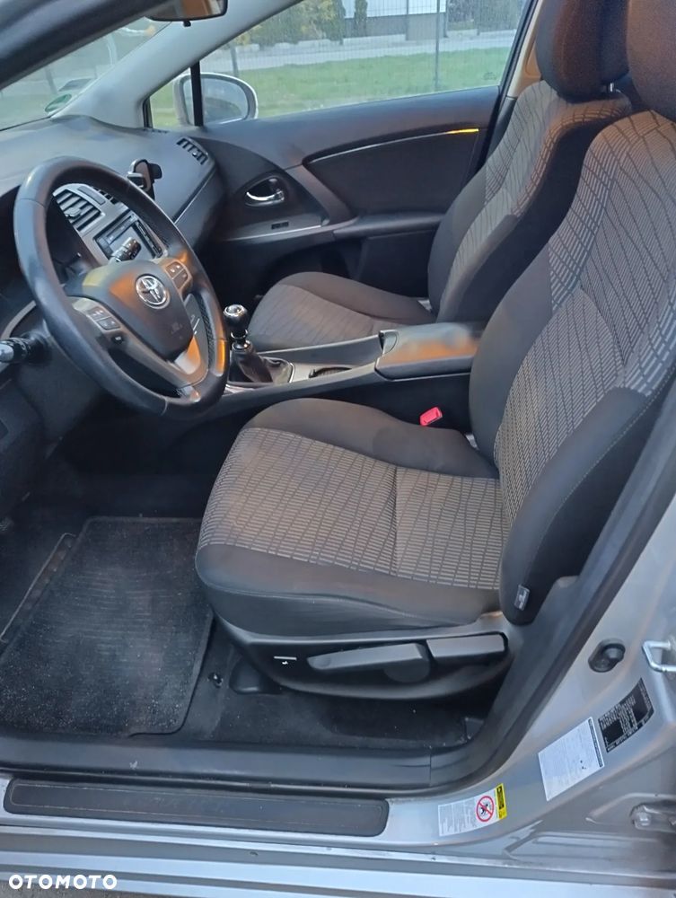 Toyota Avensis 2.0 D-4D Sol plus+NAVI - 6