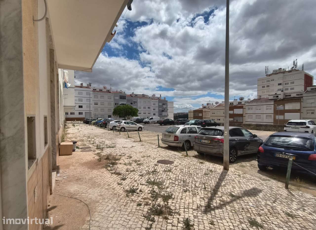 Apartamento T0 RENOVADO com vista desafogada - Grande imagem: 4/11