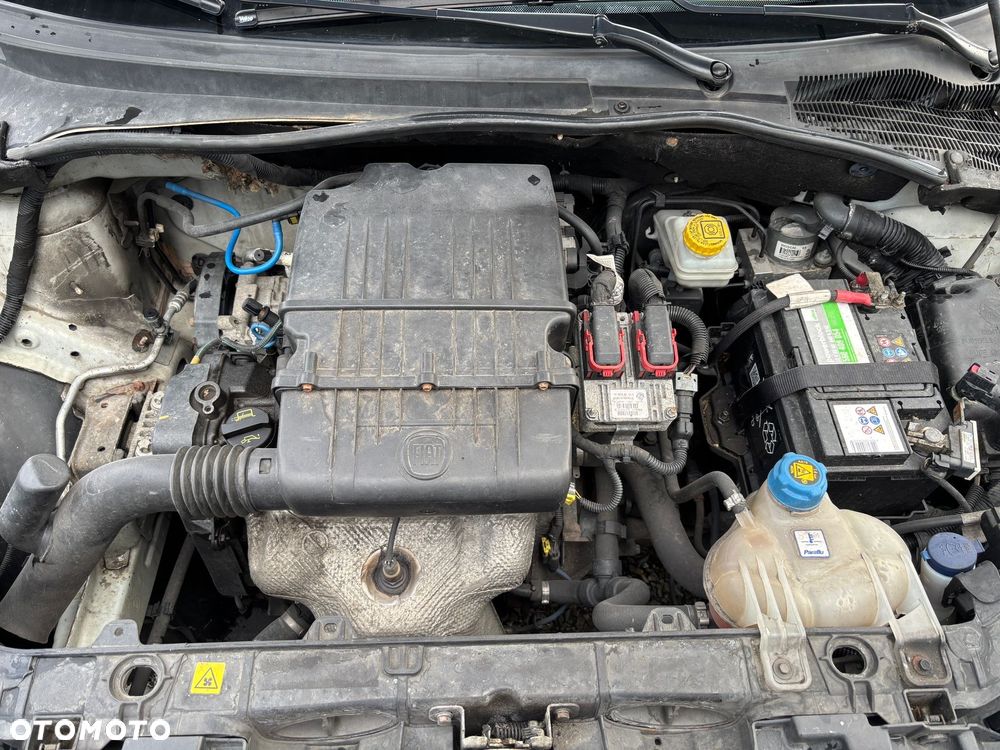 Fiat Punto 1.4 Easy S&S - 9