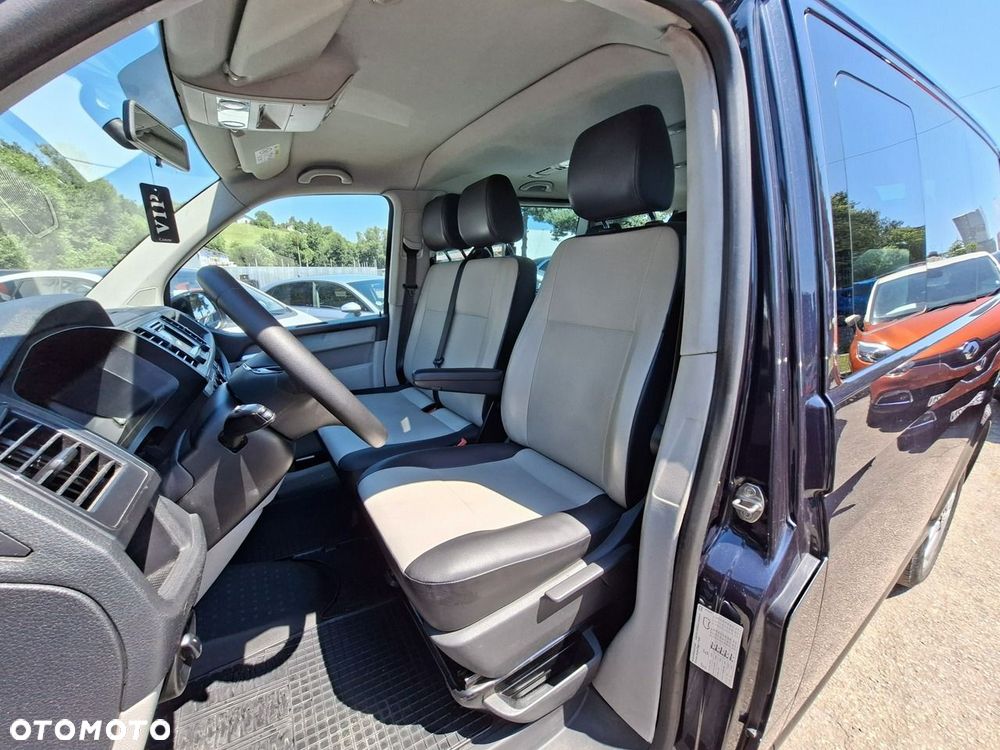 Volkswagen Caravelle - 12