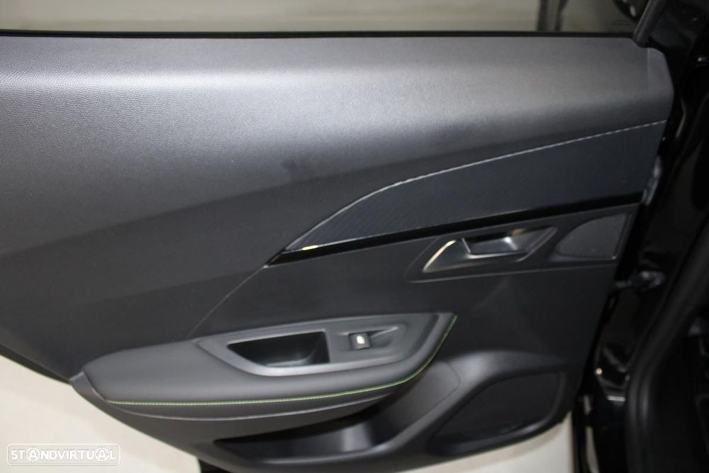 Peugeot e-2008 50 kWh GT - 13
