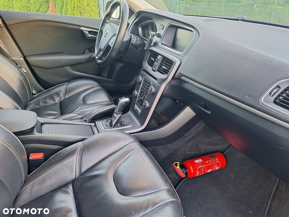 Volvo V40 D2 - 25