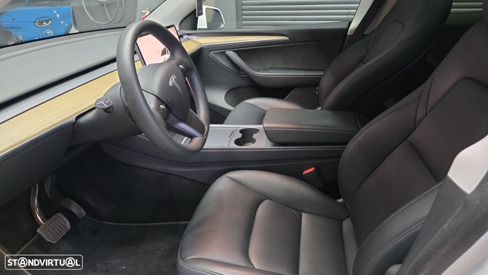 Tesla Model Y Standard - 9