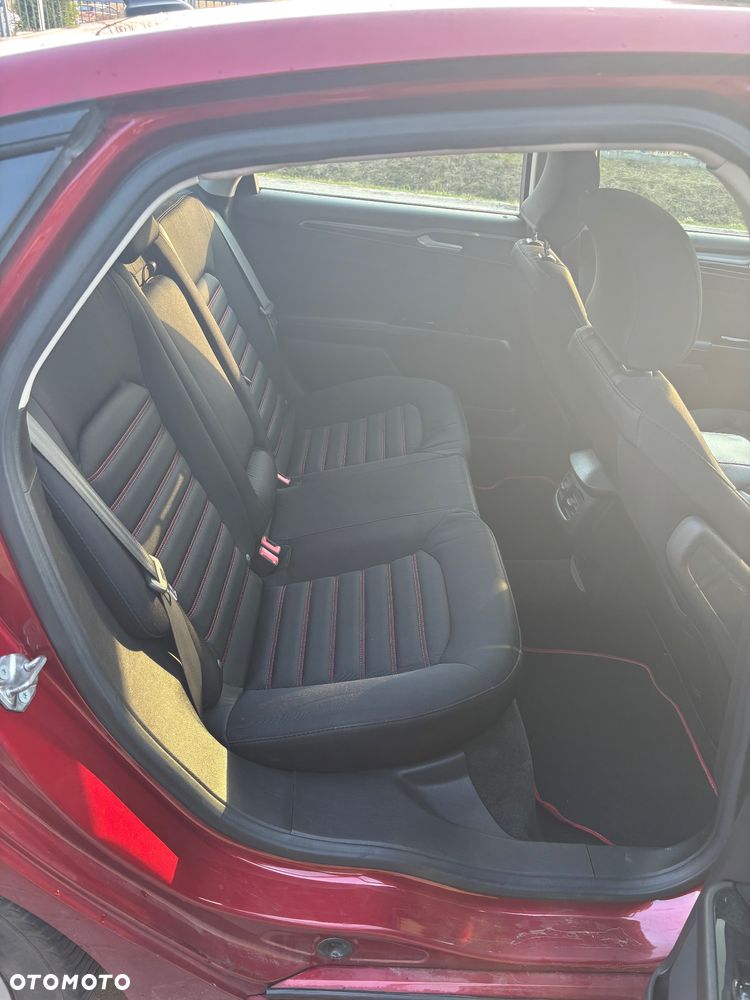 Ford Fusion - 13