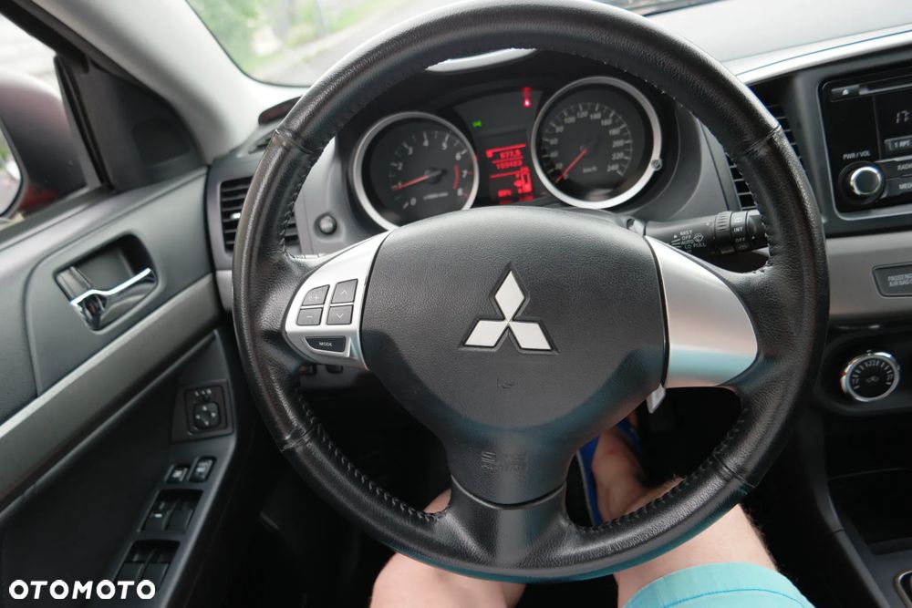 Mitsubishi Lancer - 30