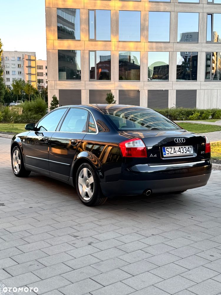 Audi A4 Limousine - 3