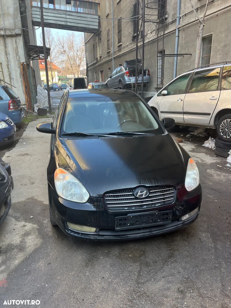 Dezmembrez Hyundai Accent 3 negru 2008 1,4 benzina 71KW - 2