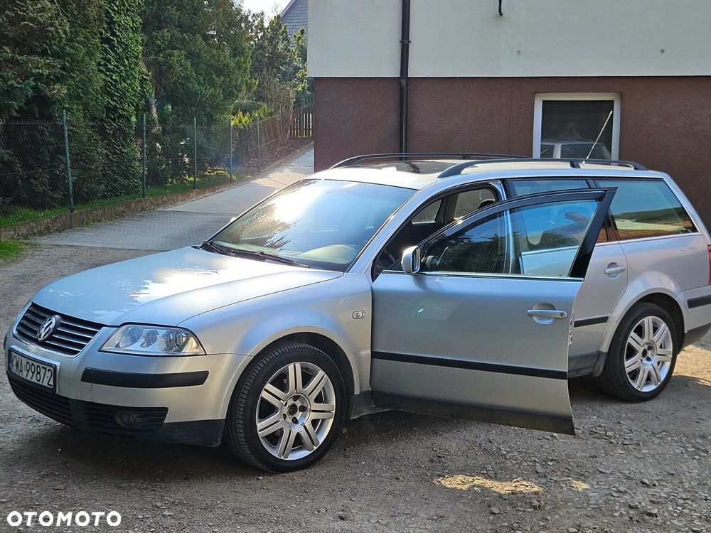 Volkswagen Passat - 1