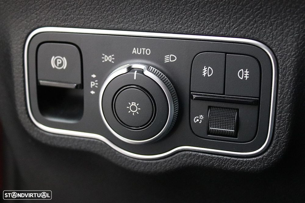 Mercedes-Benz GLB 180 d Progressive - 18