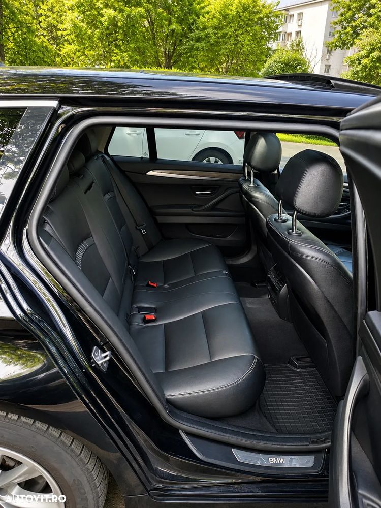 BMW Seria 5 520d xDrive - 12