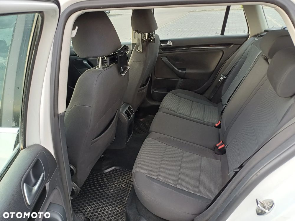 Volkswagen Golf - 11