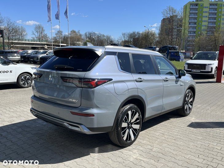 Mitsubishi Outlander - 5