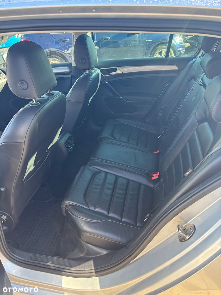 Volkswagen Golf e-Golf - 12