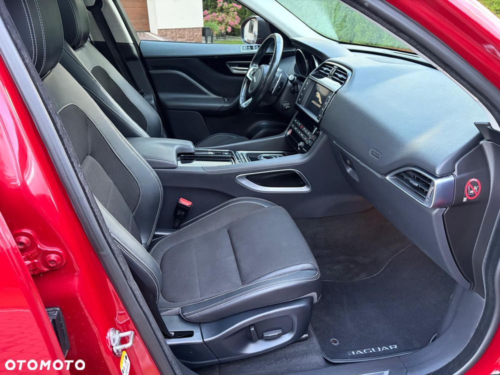 Jaguar F-Pace 20d AWD R-Sport - 16
