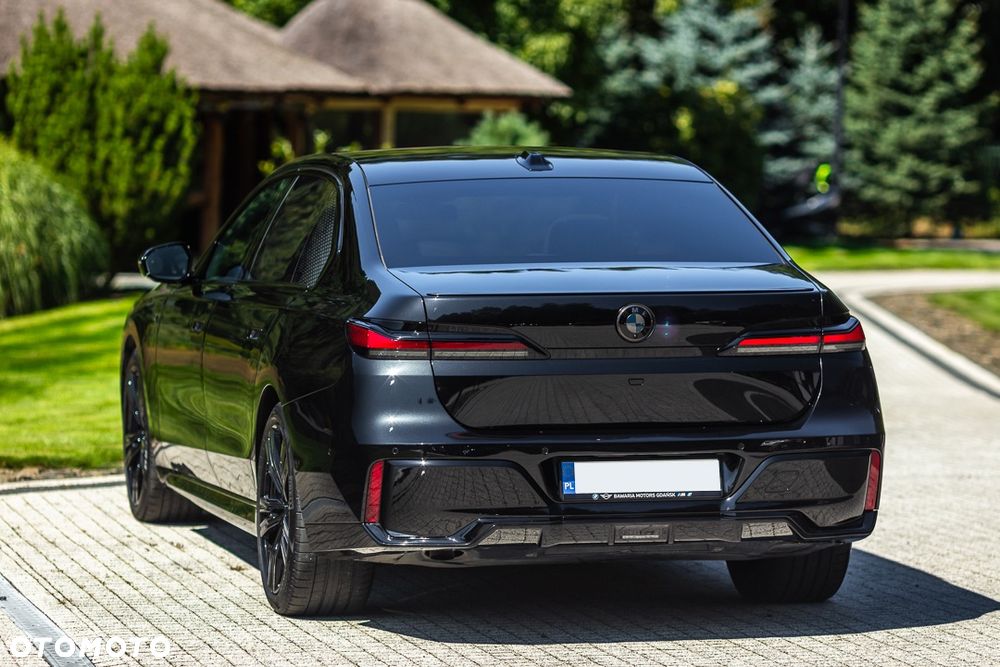 BMW Seria 7 - 11
