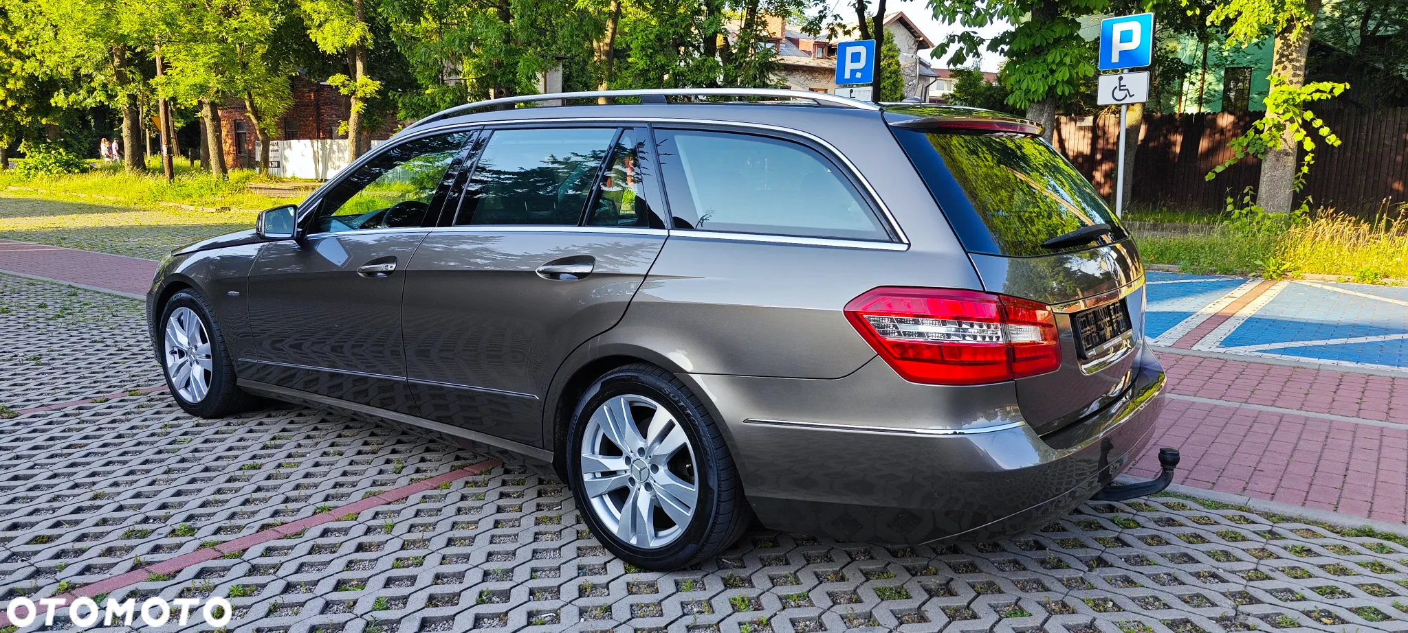 Mercedes-Benz Klasa E 220 T CDI Automatik Avantgarde - 10