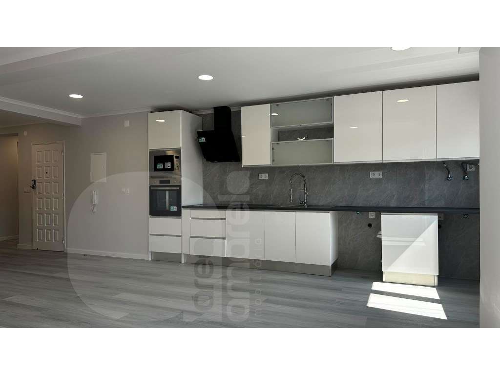 Apartamento T4 totalmente remodelado Cruz de Pau, Amora - Vista 2