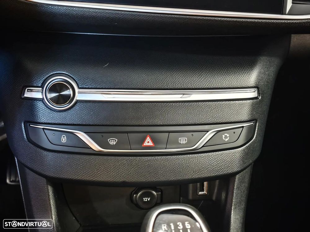 Peugeot 308 1.2 PureTech Style - 10