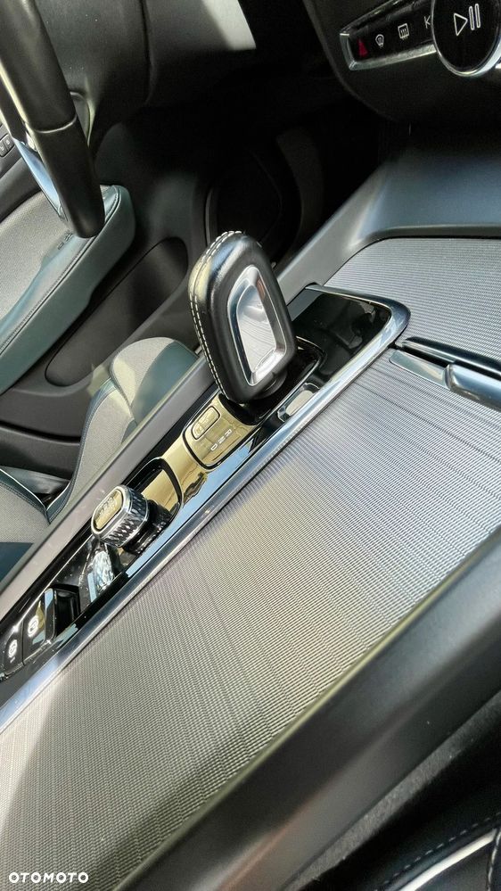 Volvo V60 B3 B R-Design - 13