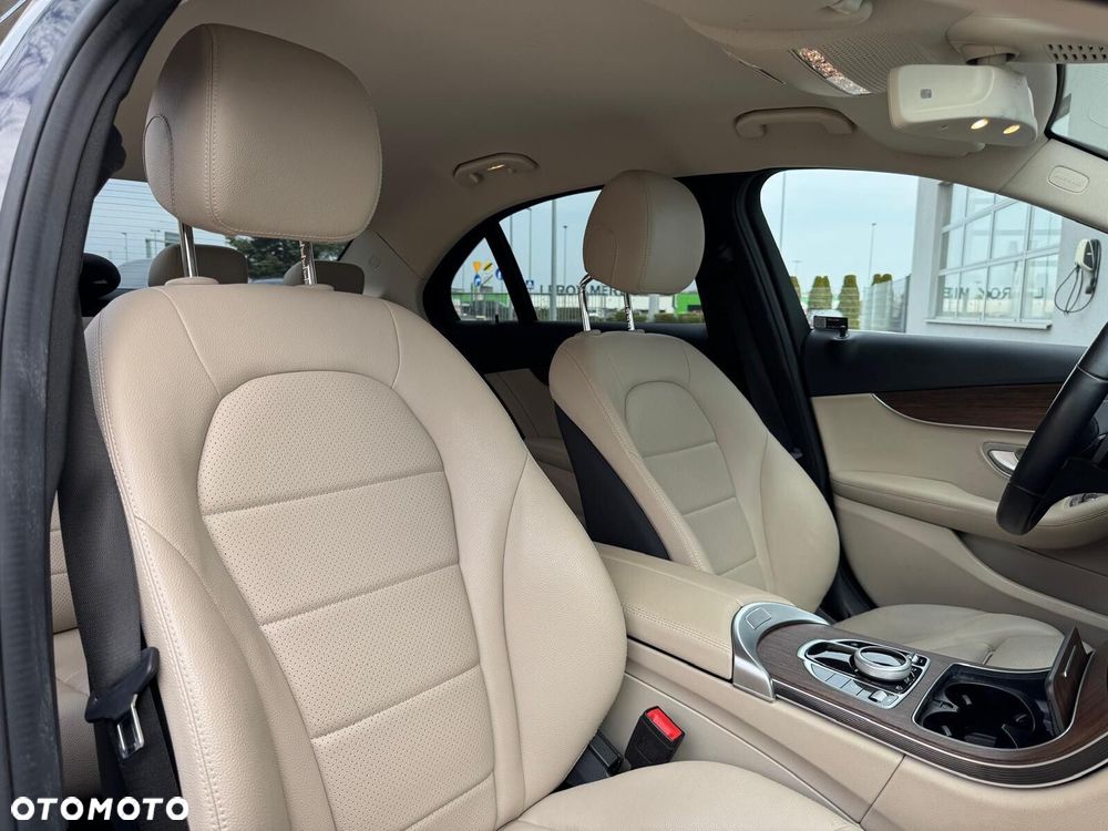 Mercedes-Benz Klasa C 180 9G-TRONIC - 9