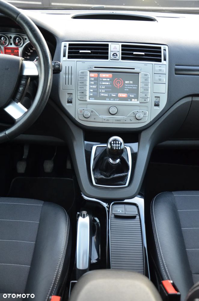 Ford Kuga 2.0 TDCi 4x4 Titanium - 24