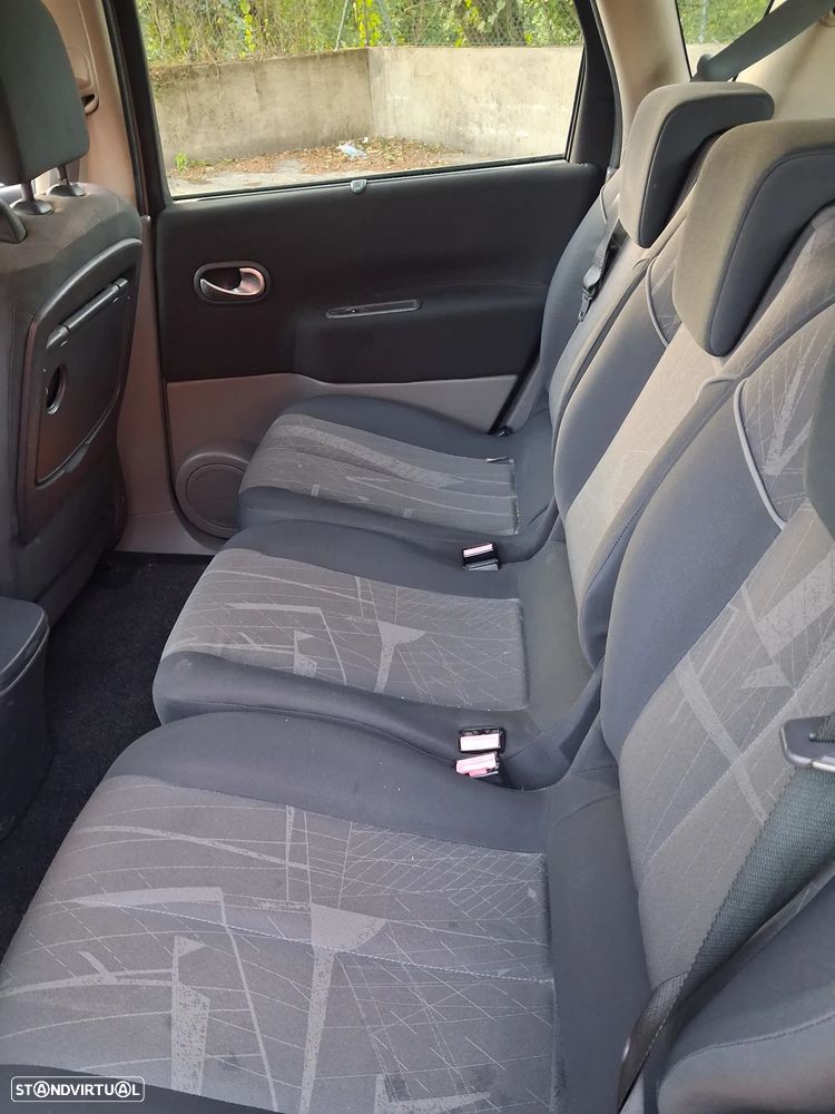 Renault Scénic 1.5 dCi Confort - 6