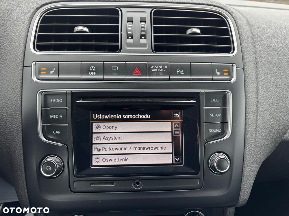 Volkswagen Polo 1.4 TDI Blue Motion Technology Lounge - 26