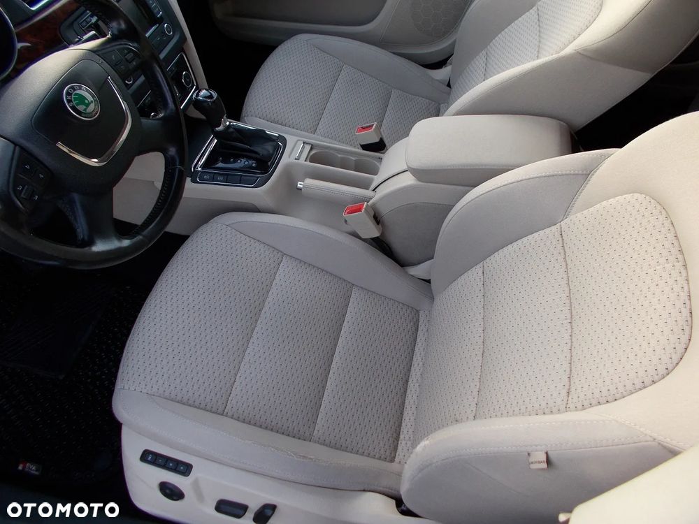 Skoda Superb 2.0 TDI Business DSG - 18