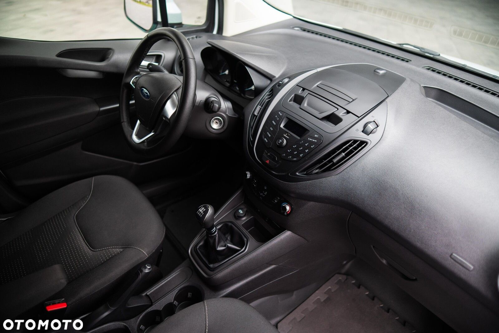 Ford transit-courier EcoBoost Trend - 27