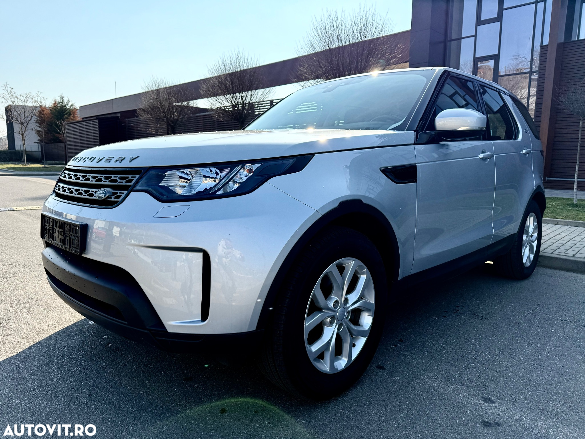 Land Rover Discovery 2.0 L TD4 HSE - 3